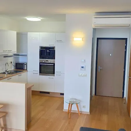 アパート Castle View Sky, 3 Rooms, Panorama Loggia, Free Parking, Wifi, Old Town