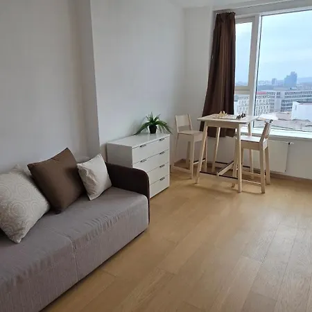 Castle View Sky, 3 Rooms, Panorama Loggia, Free Parking, Wifi, Old Town Apartament *