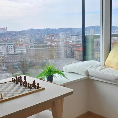 Apartment Castle View Sky, 3 Rooms, Panorama Loggia, Free Parking, Wifi, Old Town