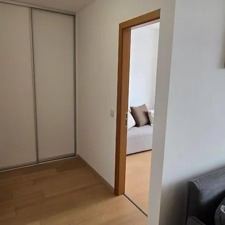 アパート Castle View Sky, 3 Rooms, Panorama Loggia, Free Parking, Wifi, Old Town ブラチスラヴァ
