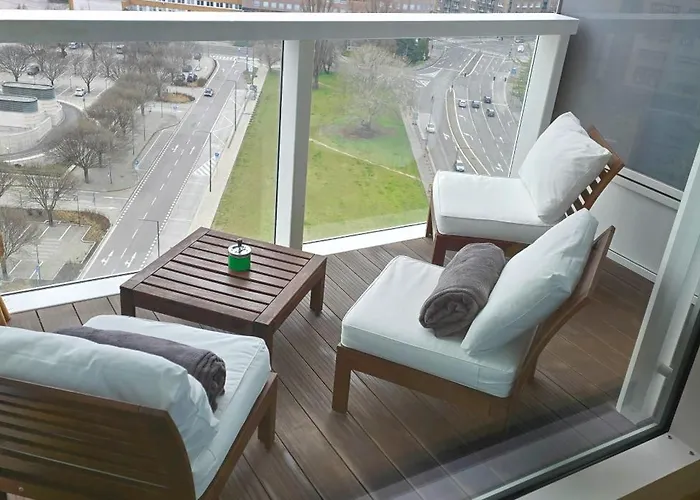 Castle View Sky, 3 Rooms, Panorama Loggia, Free Parking, Wifi, Old Town דירה